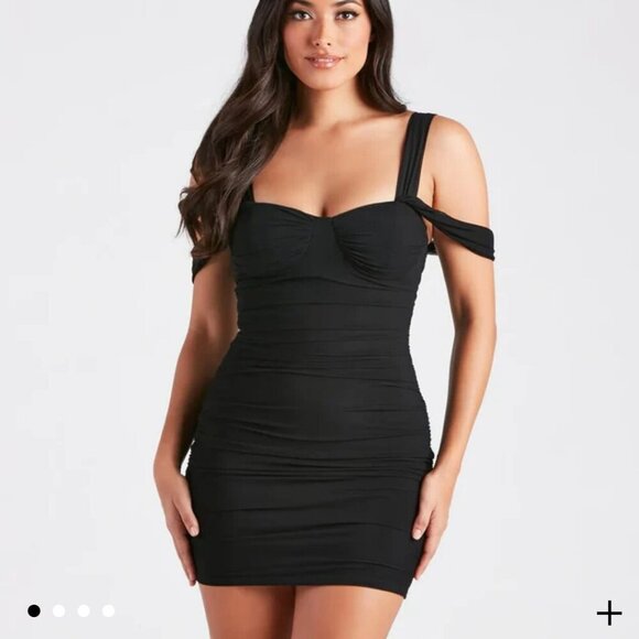 Windsor Dresses & Skirts - Windsor - Winning Style Mesh Ruched Mini Dress Size: Small